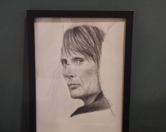 Humeurige mannelijke portretstudie | Originele houtskooltekening | Donkere intense blik | Ingelijste muurkunst | A4