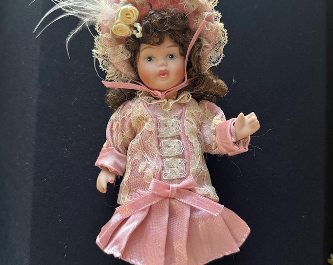 Gepeddo 7” porcelain doll