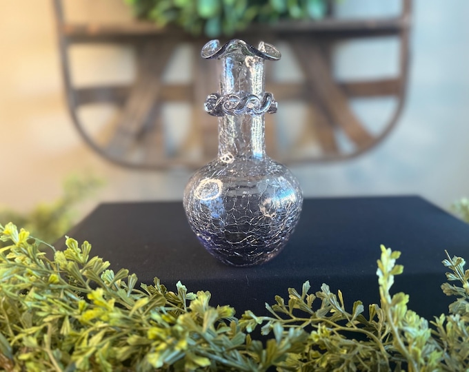 Vintage Pilgrim Art Glass Vase: Crackle Ash Gray Lavender Ruffle Edge