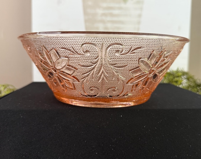 Vintage Indiana Glass pink tiara salad bowl