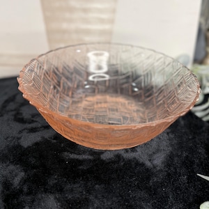 Vintage Indiana Glass Pink carnival glass basket weave pattern bowl