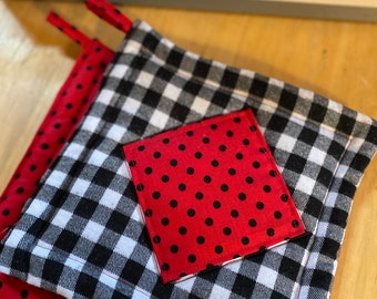 2 thick kitchen potholders, contrasting plaid fabric, beautiful potholders with Insul Bright and two layers of batting inside!