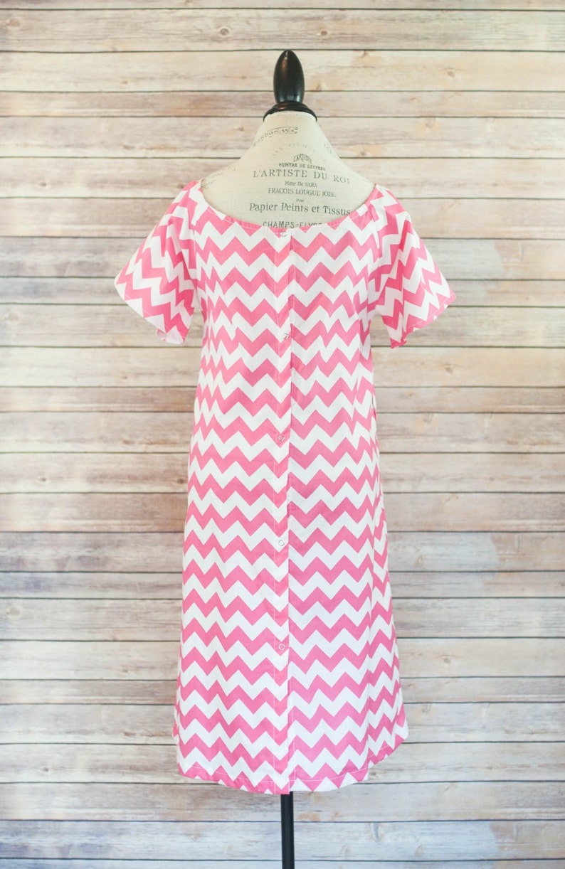 Maternity Hospital Delivery Gown Perfect Snaps for Breastfeeding, Skin to Skin, and Epidural Perfect Baby Shower Gift Pink Chevron image 2