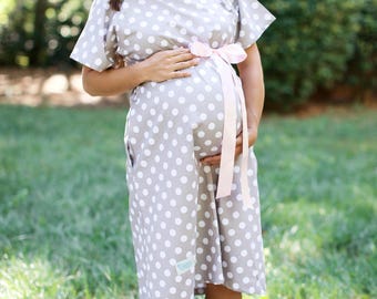 Maternity Hospital Delivery Gown - Snaps for Breastfeeding, Skin to Skin, and Epidural - Perfect Baby Shower Gift - Gray Polka Dot