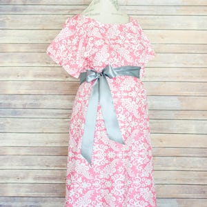 Maternity Hospital Delivery Gown - Perfect Snaps for Breastfeeding, Skin to Skin, and Epidural - Perfect Baby Shower Gift - Pink Paisley