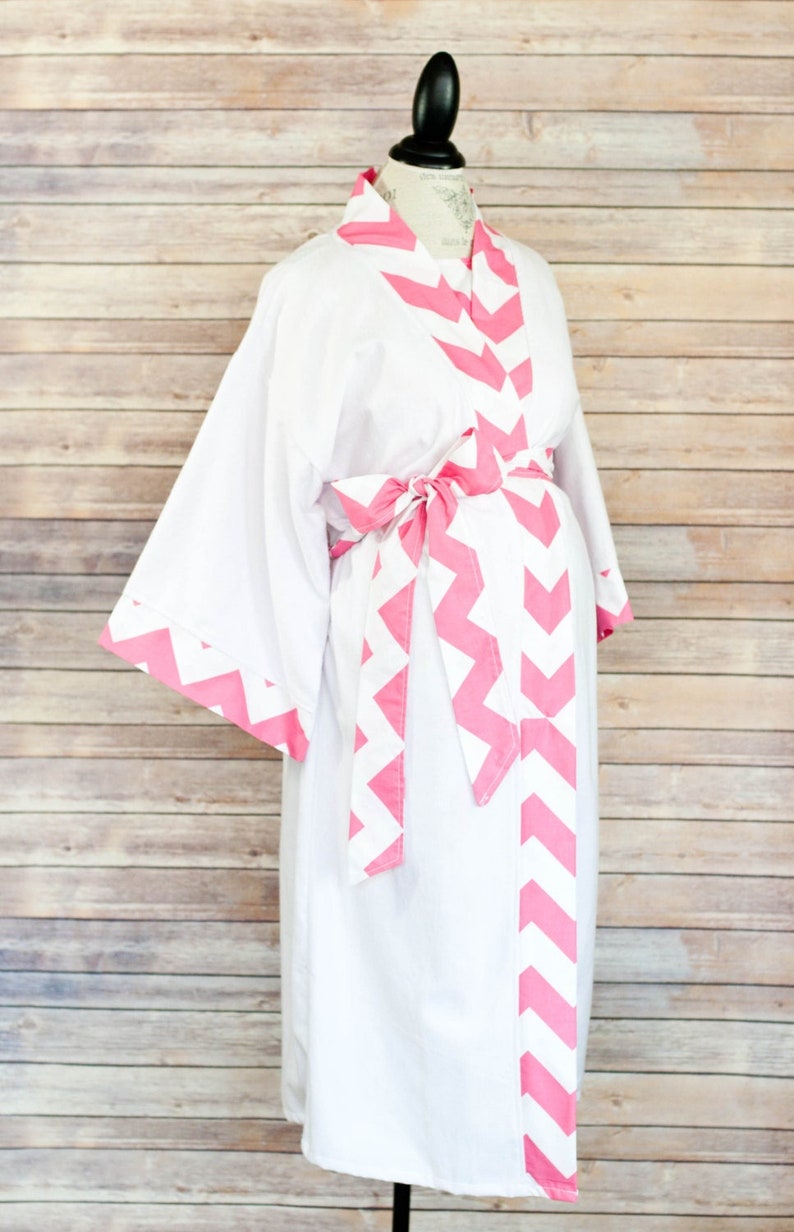 Maternity Hospital Delivery Gown Perfect Snaps for Breastfeeding, Skin to Skin, and Epidural Perfect Baby Shower Gift Pink Chevron image 3