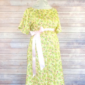 Maternity Hospital Delivery Gown - Snaps for Breastfeeding, Skin to Skin, and Epidural - Unique Baby Shower Gift - Summer