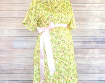 Maternity Hospital Delivery Gown - Snaps for Breastfeeding, Skin to Skin, and Epidural - Unique Baby Shower Gift - Summer