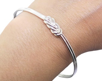 Sterling silver climbing knot bracelet ideal Mothers Day gifts - Figure 8 knot bangle suitable for anniversary jewelry for girlfriend