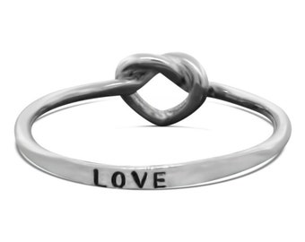 Custom engraved infinity heart knot ring in sterling silver ideal Mothers Day gift - Personalized gift for mom - Jewelry with kids name