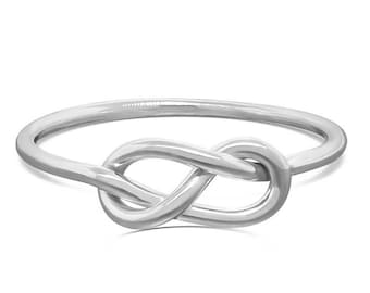 Personalized figure 8 knot ring mom jewelry with kids name - Purity infinity knot promise ring for her - Personalized gift for mom