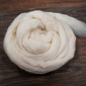 Corriedale Wool (4 oz) | Combed Top / Roving for Spinning and Felting