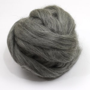 Icelandic Wool 4 oz Combed Top / Roving for Spinning and Felting image 3