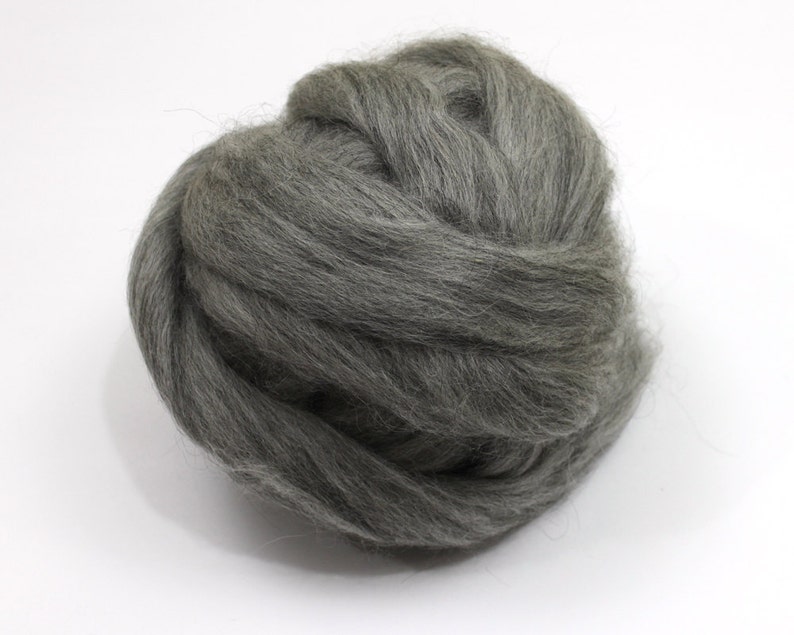 Icelandic Wool 4 oz Combed Top / Roving for Spinning and Felting image 3