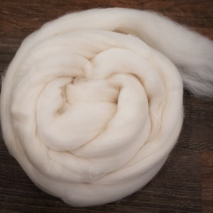 Polwarth Wool Roving (4 uncje) | Czesana wełna / Roving do przędzenia i filcowania