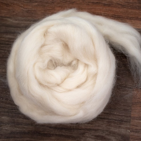 Icelandic Wool (4oz)  | Combed Top / Roving for Spinning and Felting