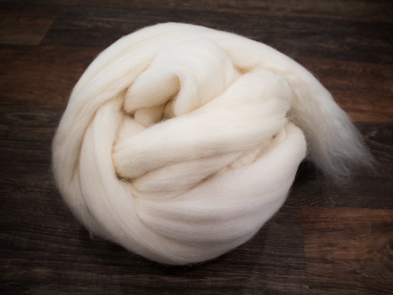 Shetland Wool Natural White 4oz Combed Top / Roving for Spinning and Felting image 1