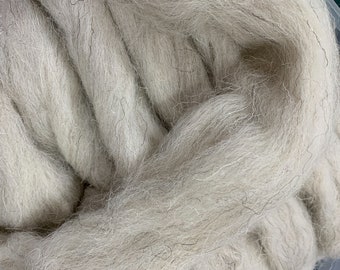 Gray Swaledale  Wool Roving (4oz) | Combed Top / Roving for Spinning and Felting