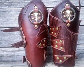 Primitive Glossy Brown Leather Peaked Bracers with Antique Brass Raven Skull & Etched Ring