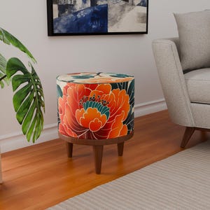 Pouf ispirato alla natura, panca con stampa floreale, poggiapiedi arancione, ottomano poggiapiedi, tavolino rotondo, angolo lettura, pouf poggiapiedi