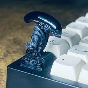 handmade 3D Printed Alien Keycap: Resin Cherry MX Switch ESC Key