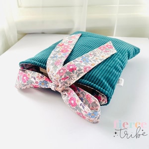 Petite pochette pour livre en velours côtelé avec nœud | Vert émeraude et fleurs | Fait main australien
