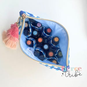 Caixa grande para óleos essenciais Blue Check | Armazenamento de óleos essenciais | Bolsa para óleos essenciais com borla | Comporta garrafas de 5ml e 10ml com rolos