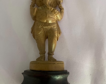 ヴィンテージの手彫り木製ガネーシャ像：豊かな緑青のインド美術
