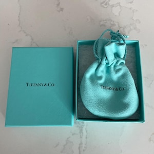 Tiffany & Co. ギフトボックス 巾着袋 4点セット Tiffany Co. Signature Blue Box & Drawstring Pouch Set – Authentic