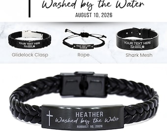 Könnte beinhalten: Schwarzes personalisiertes Armband mit geflochtenem Leder und einer Metallplatte mit der Gravur "HEATHER Washed by the Water AUGUST 10, 2026". Das Bild zeigt auch drei weitere Armbandstile: Glidelock Clasp, Rope und Shark Mesh.