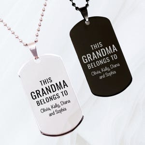 Oma Hundemarke mit Namen Ihrer Enkelkinder: Personalisierte Lasergravur für Familienschmuck und Geschenke