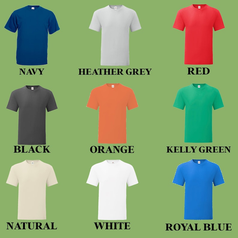 Pode incluir: Nove t-shirts de diferentes cores, incluindo azul marinho, cinza mescla, vermelho, preto, laranja, verde kelly, natural, branco e azul royal.
