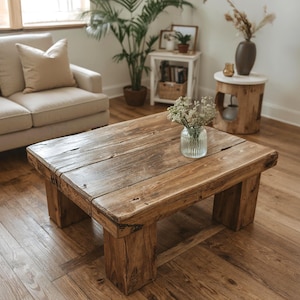 Mesa de centro de madera maciza recuperada: mesa de salón rústica de estilo rústico hecha a mano
