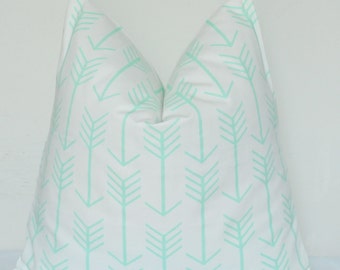 Mint Arrow Pillow, Handmade Pillow Cover, Geometric Pillow, Decorative Pillow, Throw Pillow, Toss Pillow, Home Furnishing, Home Decor
