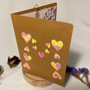 Rustieke handgemaakte wenskaart voor moeder, vintage bloemenkaart voor moeder, verjaardagskaart van ambachtelijk papier, unieke vintage aandenkenkaart met rozen