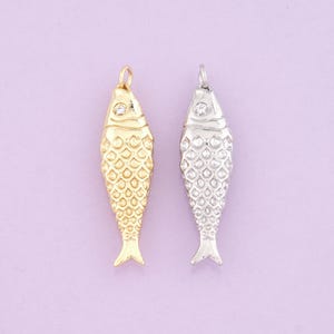 Colgante de pez relleno de oro de 18 quilates, pulsera con dije de pez con micropavé de circonita cúbica para hacer joyas DIY.