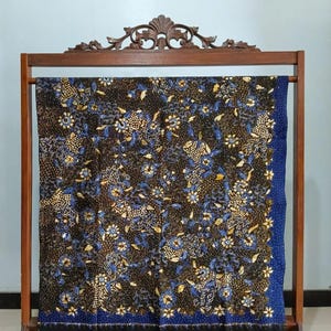 Moderne vintage batikdoek 2025, typisch voor Midden-Java, Indonesië, handgeschreven batik van kunstenaars Afmeting 235 x 115