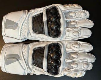 Guantes de cuero para carreras de motos en blanco puro hechos a medida, guantes para motociclistas, guantes para motociclistas, guantes de piel de vaca. Agregue su logotipo y nombre favoritos gratis