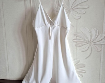 Vestido lencero vintage color marfil con tirantes finos y paneles frontales transparentes, camisón de satén minimalista para novias, talla M-L.