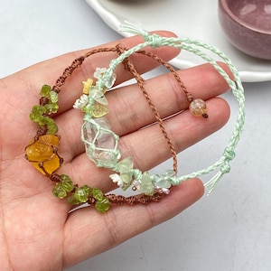 Bracelet tressé en cristal - Bracelet en macramé ajustable avec pierres précieuses - Bijou artisanal en cristal de guérison - Style bohème plage - Cadeau pour elle