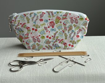 Knitting/ Crochet Notions Bag and Stitch Marker with Winter Knitting Print