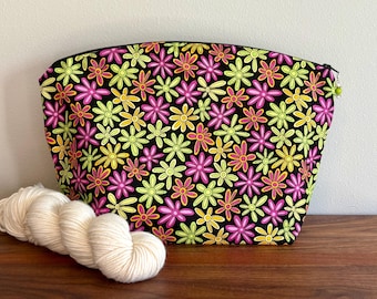 Large Knitting/ Crocheting Project Bag with Daisies Print