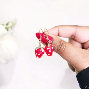 Cottagecore Strawberry Earrings, lampwork glass earrings, spring summer earrings