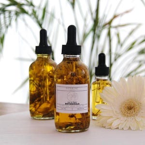 Handmade Organic Golden Chamomile Sunrise Body Oil for Sensitive Skin | Lightweight Body Oil | Baby Breathe Oil | Positive Energy Oil | Radi