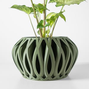 Modern Indoor Planter Pot for Small and Medium Plants with Tray | The Serik Planter with Drainage Tray | Home Decor Planters