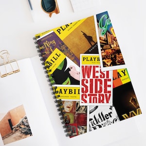 Individuelles Broadway-inspiriertes Spiralnotizbuch - Perfekt für Notizen, Journaling, Geschenk für Theaterliebhaber, Schulnotizbuch, Playbill Design
