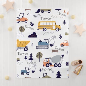 Couverture personnalisée pour bébé, camions et voitures : décoration de chambre de bébé sur le thème des véhicules, couverture pour nouveau-né, couverture personnalisée avec prénom de bébé