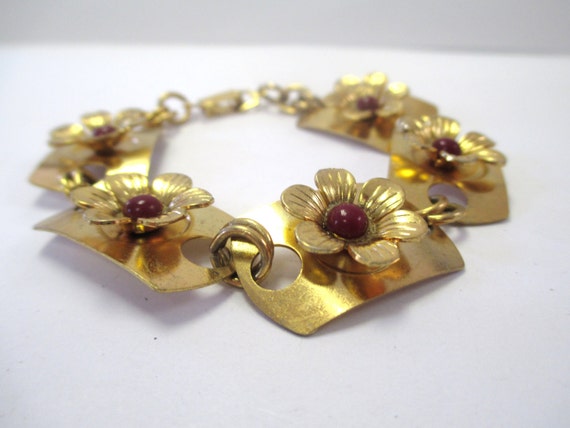 Vintage Gold-Tone Antique Style Floral Bracelet D… - image 1