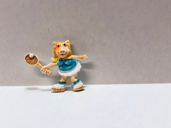 Vintage Miss Piggy Pin Brooch DEADSTOCK - image 3