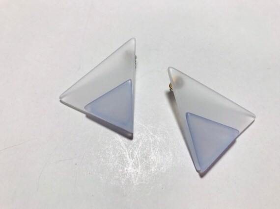 Vintage 1980s frosted pastel geometric earrings - image 3